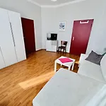 Ferienhaus Doppelzimmer Zapfhahn, Direkt Am Alten Strom Rostock