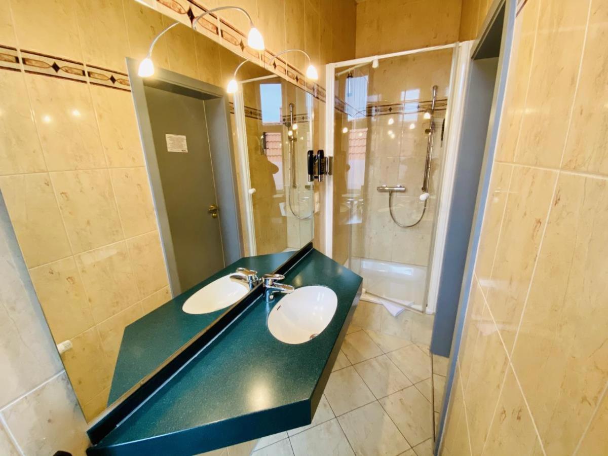 Apartment Doppelzimmer Zapfhahn, Direkt Am Alten Strom Rostock